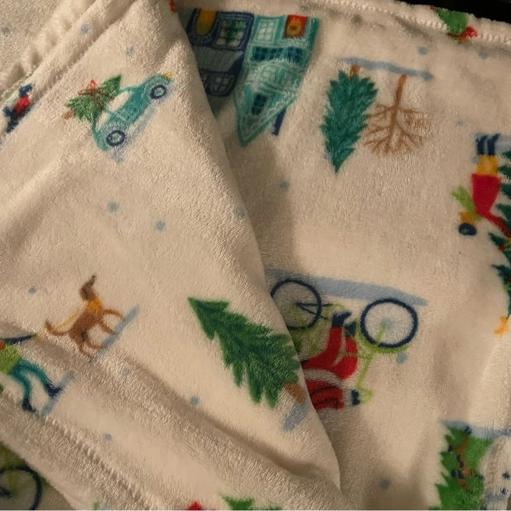 2024 Target Wondershop Holiday Plush Throw Blanket
